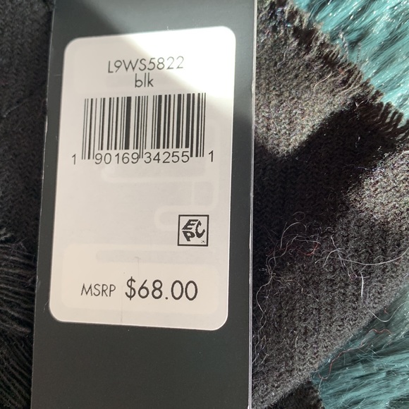 🔥 New KARL LAGERFELD PARIS Fringed Black Sequin-Accent Scarf Shawl - Picture 4 of 5